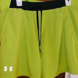 Men’s UNDER ARMOUR GREEN SHORTS
